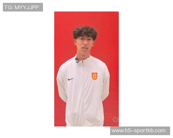 姚浩洋正式加盟重庆铜梁龙足球俱乐部开启新篇章助力球队征战新赛季