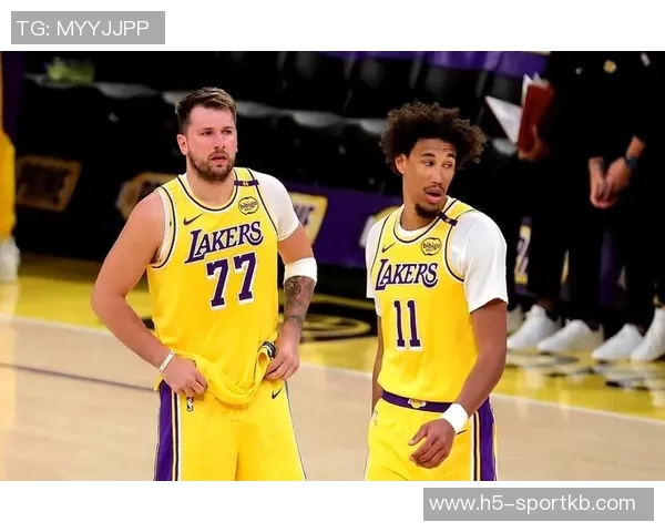 湖人新签赫伯特琼斯三年6758万多队认为其价值可达两个首轮选秀权